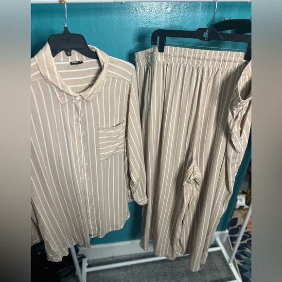 Torrid LIZZIE CRINKLE GAUZE BUTTON UP shirt& Pants Set in mushroom 3x excellent - Picture 5 of 11